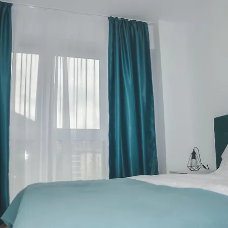 Silver Apartment *